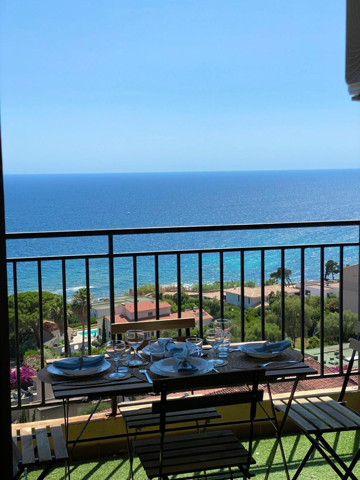 Vue Exceptionnelle !! Calme Et Lumineux Sur La Prestigieuse Route Des Sanguinaires A Apartment