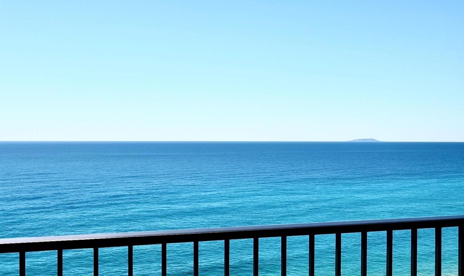 Vue Exceptionnelle !! Calme Et Lumineux Sur La Prestigieuse Route Des Sanguinaires A Apartment *